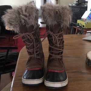 Sorel St. Joan Arctic boots size 9.